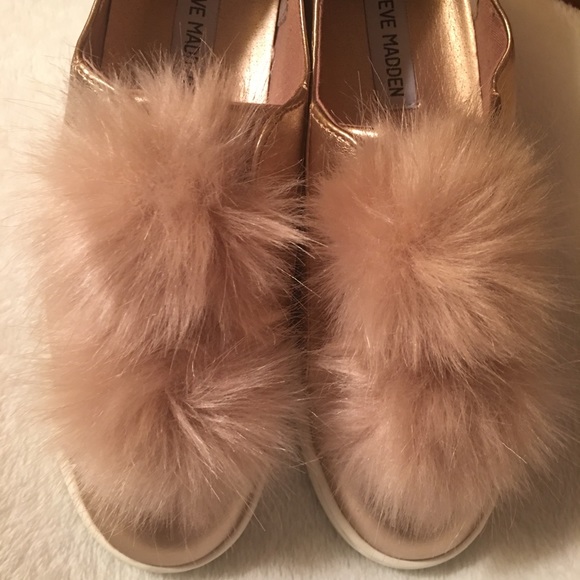 Ladies Platform Pom Pom Sneaker - Picture 2 of 6